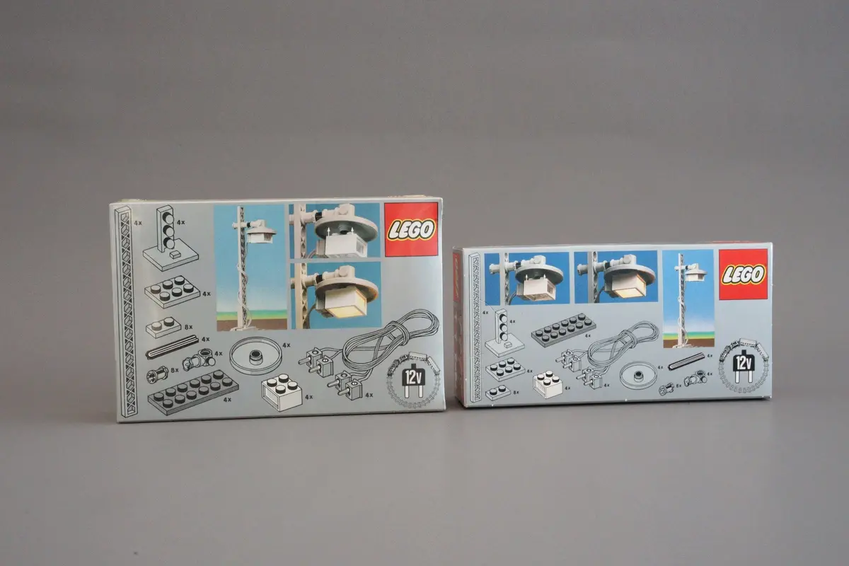 LEGO Trains 7867 4 Lighting Standards Electric 12V set, image 7