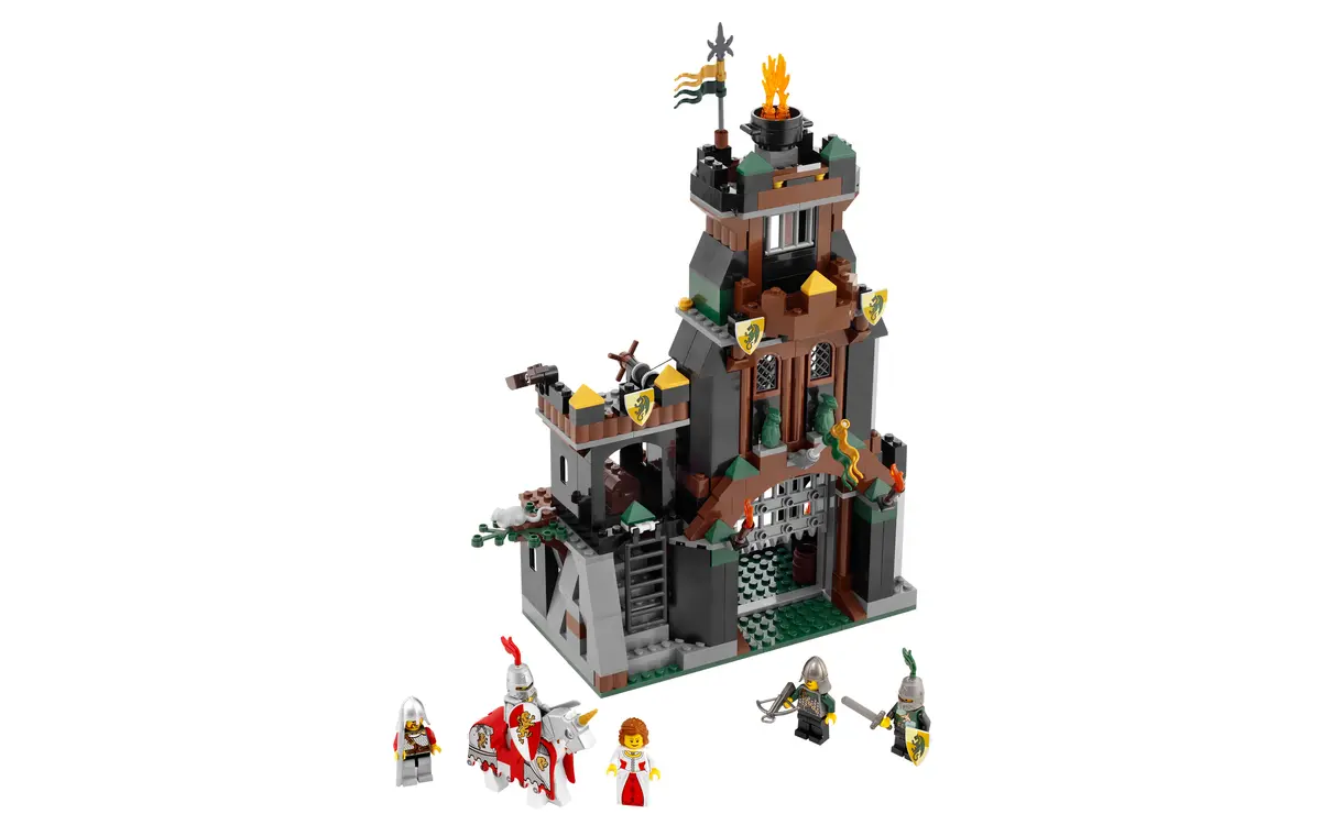 LEGO Castle 7947 Prison Tower Rescue set, image 3
