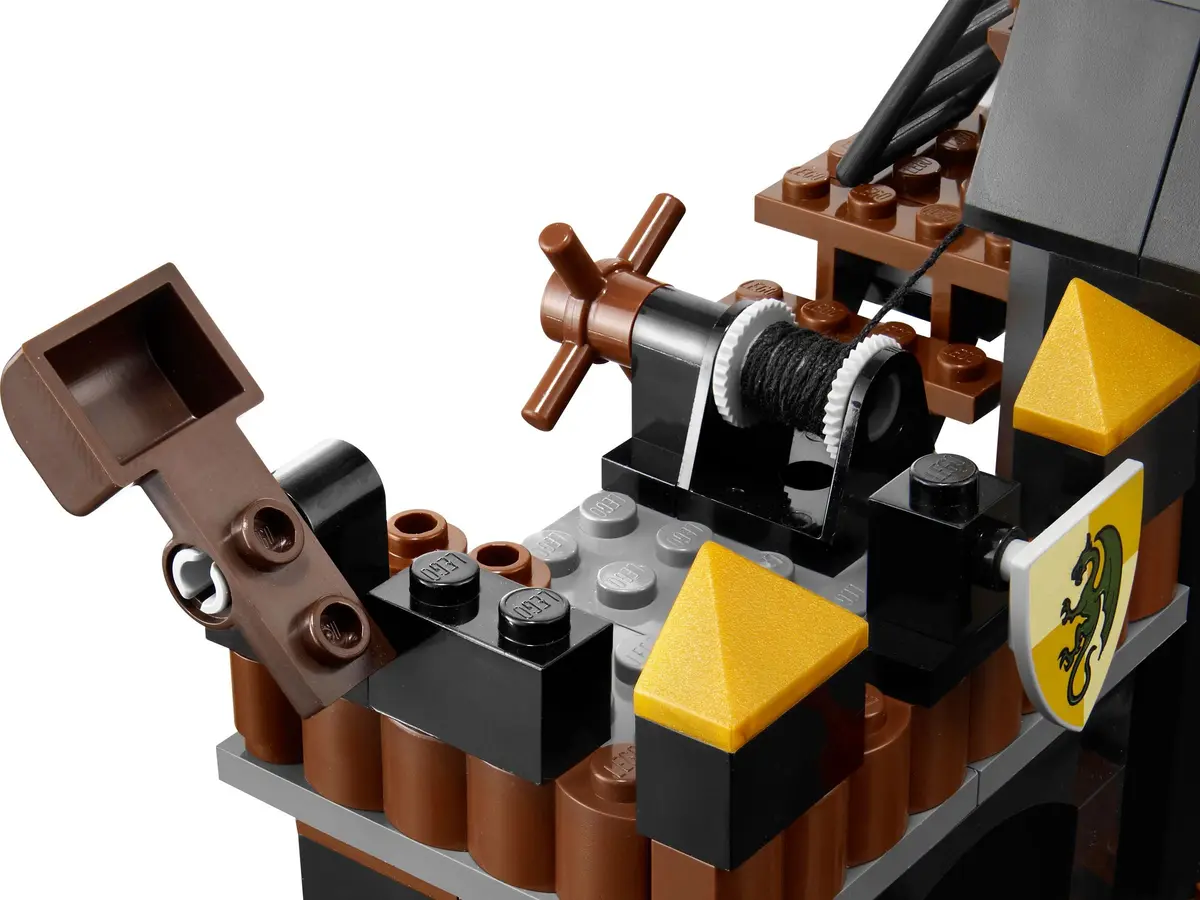LEGO Castle 7947 Prison Tower Rescue set, image 11