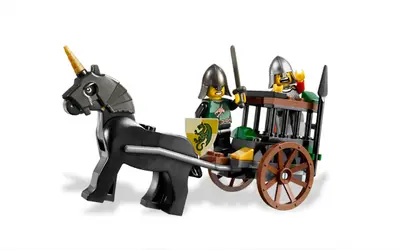 LEGO Castle 7949 Prison Carriage Rescue set, image 5