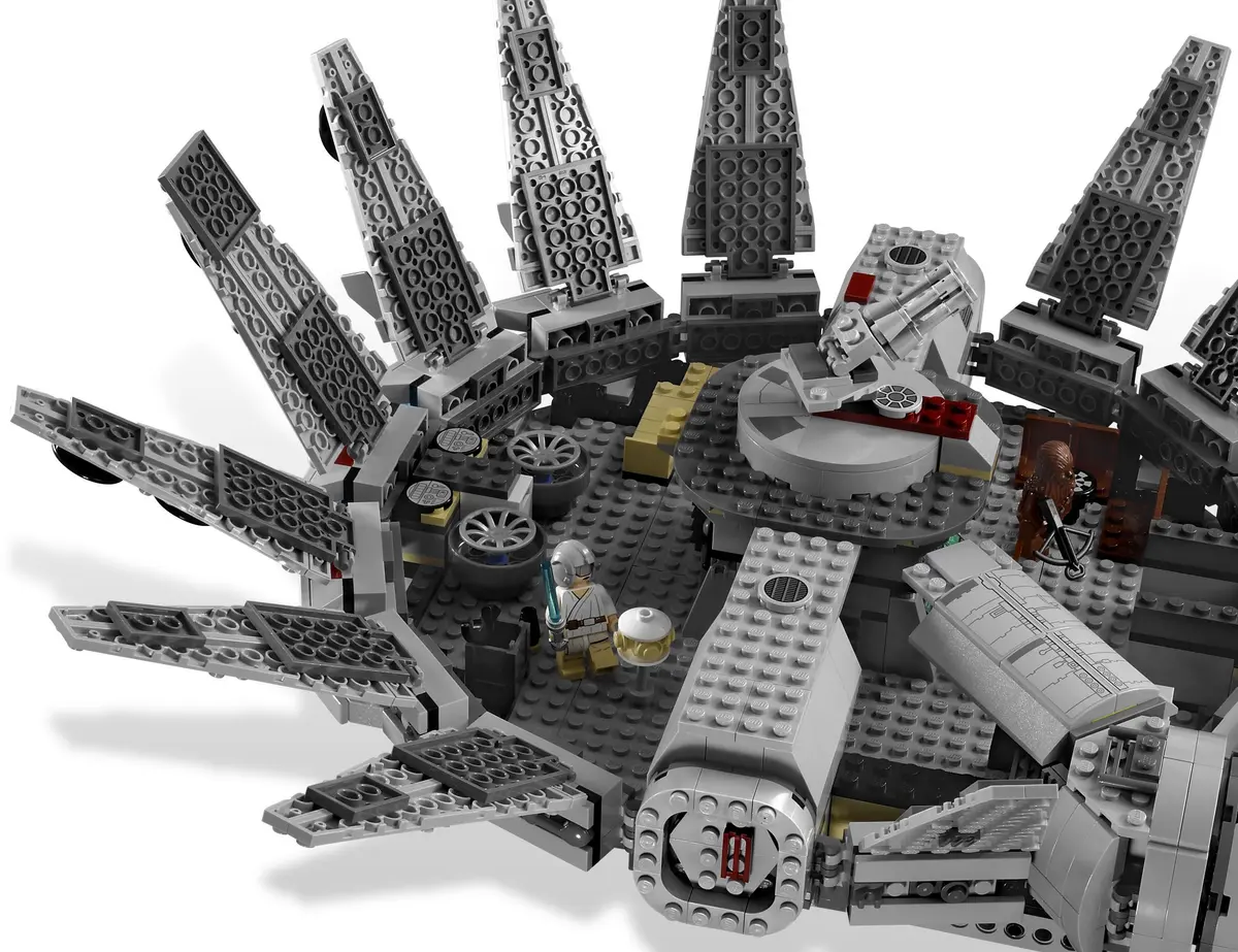 LEGO Star Wars 7965 Millennium Falcon set, image 12