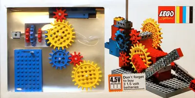 LEGO Universal Building Set 800 Gears. Motor and Bricks set
