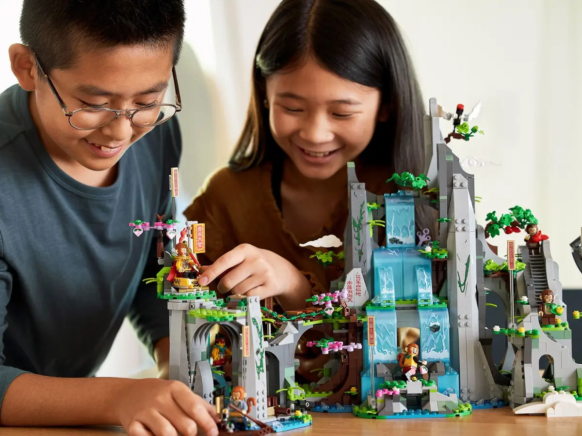 LEGO Monkie Kid 80024 The Legendary Flower Fruit Mountain set, image 9