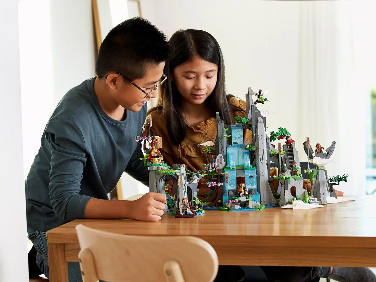 LEGO Monkie Kid 80024 The Legendary Flower Fruit Mountain set, image 8
