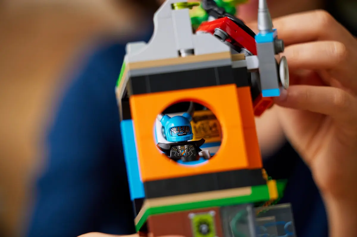 LEGO Monkie Kid 80054 Megapolis City set, image 10