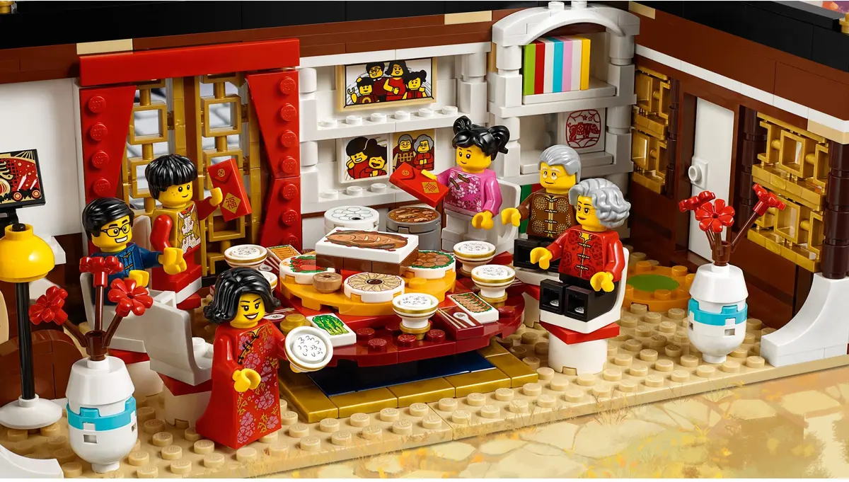 LEGO Seasonal 80101 Chinese New Year's Eve Dinner set, image 6