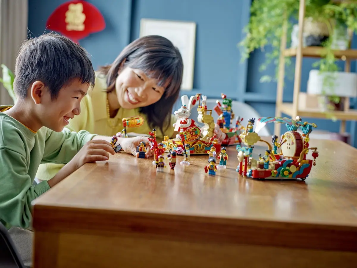 LEGO Seasonal 80111 Lunar New Year Parade set, image 3