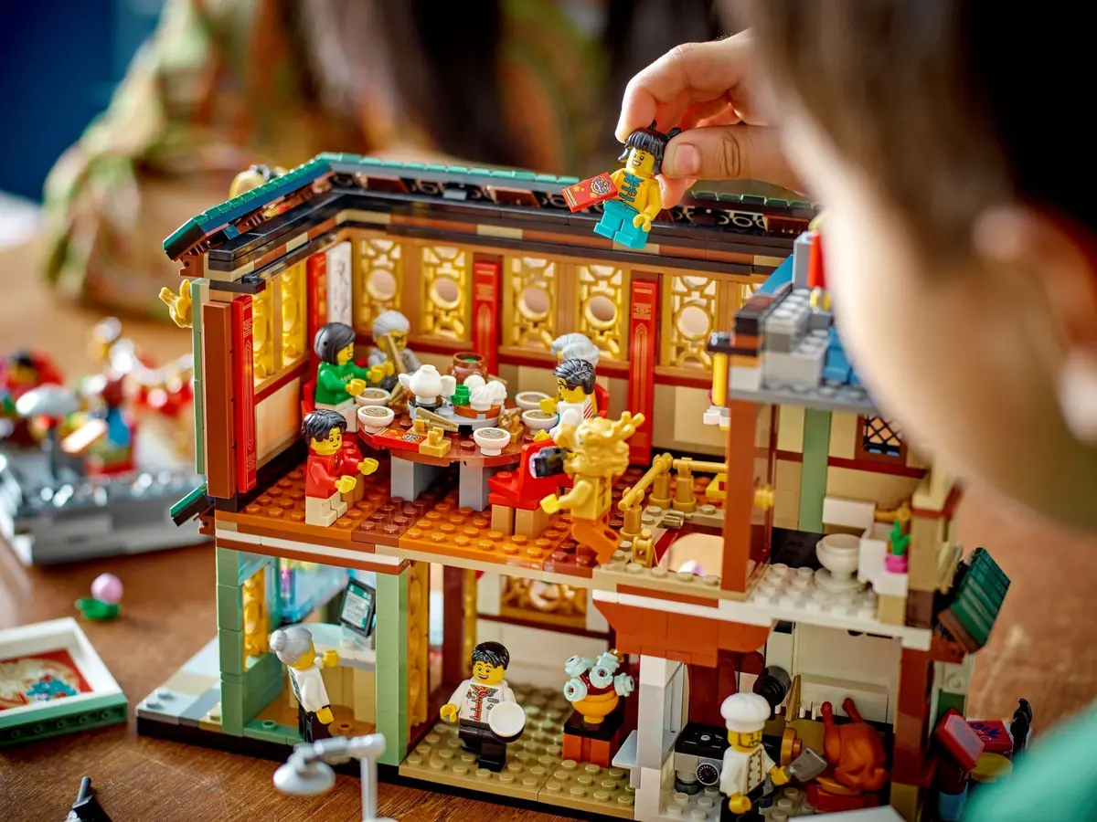 LEGO Seasonal 80113 Family Reunion Celebration set, image 9