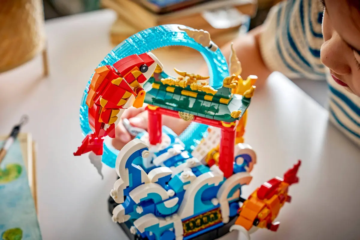 LEGO Seasonal 80120 Prosperity Carp Leaping set, image 6