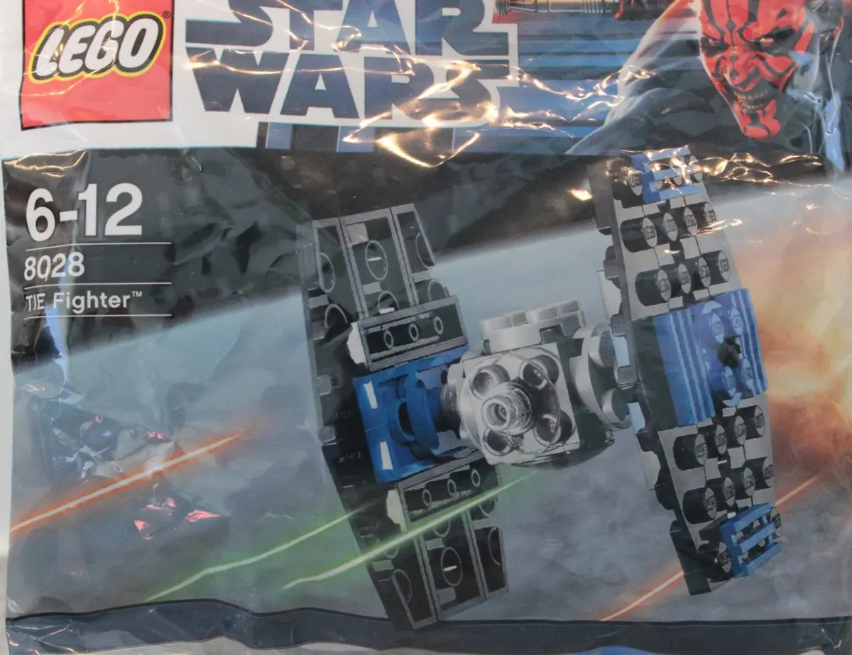 LEGO Star Wars 8028 TIE Fighter set, image 2