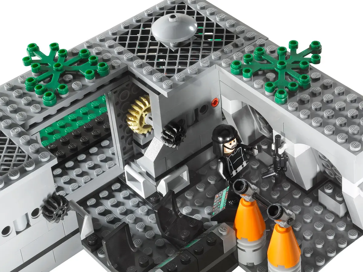 LEGO Star Wars 8038 The Battle of Endor set, image 13