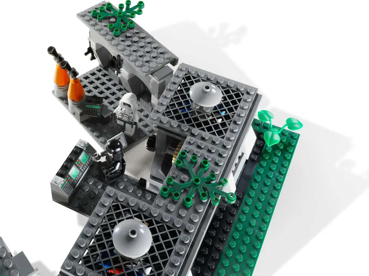 LEGO Star Wars 8038 The Battle of Endor set, image 12