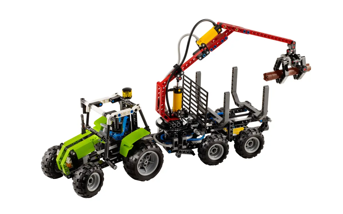 LEGO Technic 8049 Tractor with Log Loader set, image 3