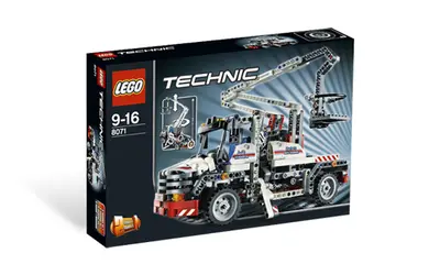 LEGO Technic 8071 Bucket Truck set, image 4