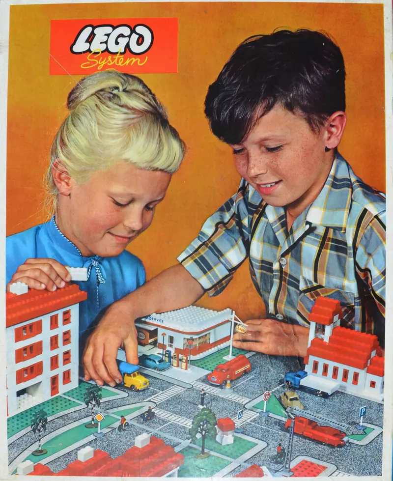 LEGO System 810 Town Plan - Continental European set