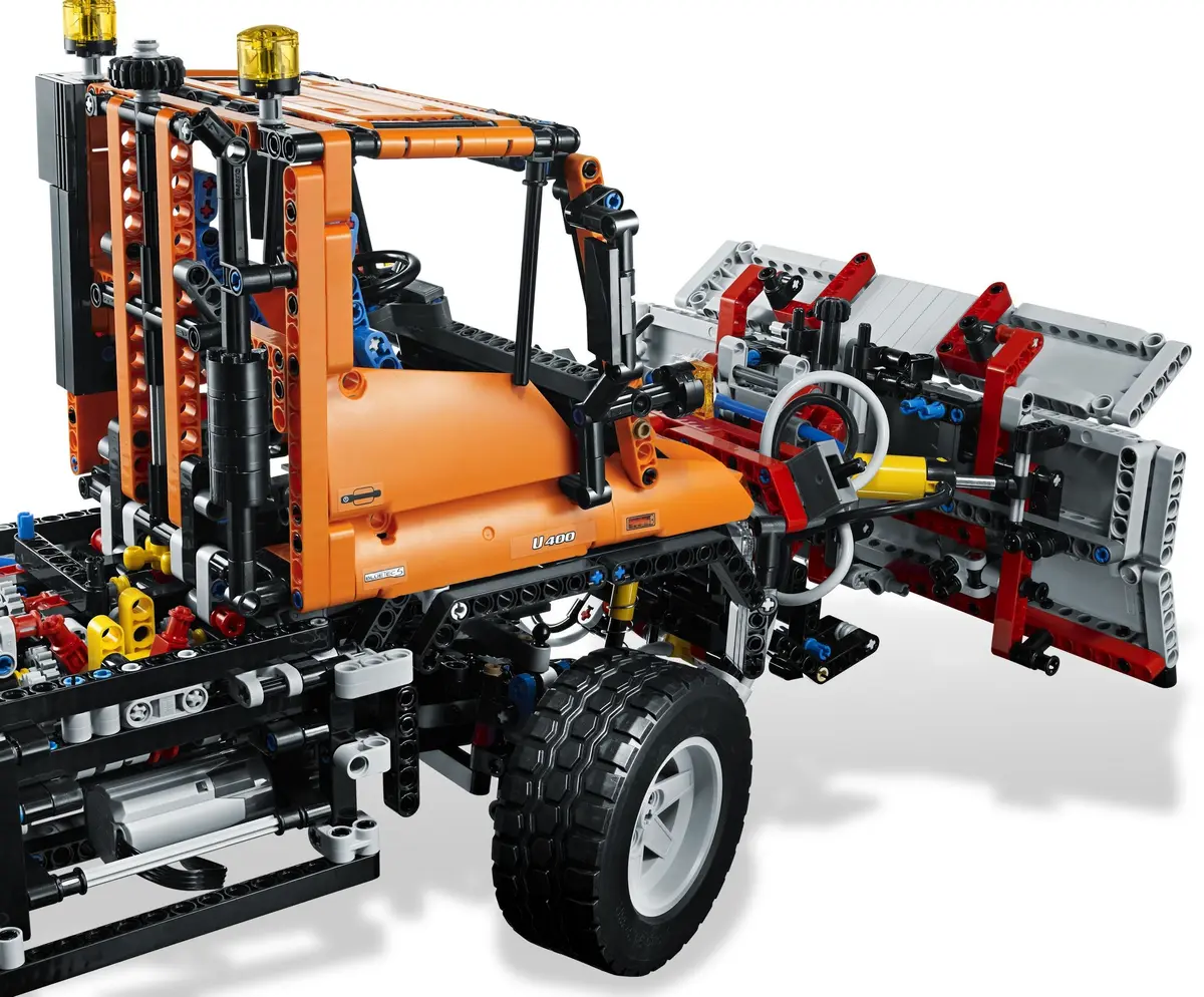LEGO Technic 8110 Mercedes-Benz Unimog U 400 set, image 14