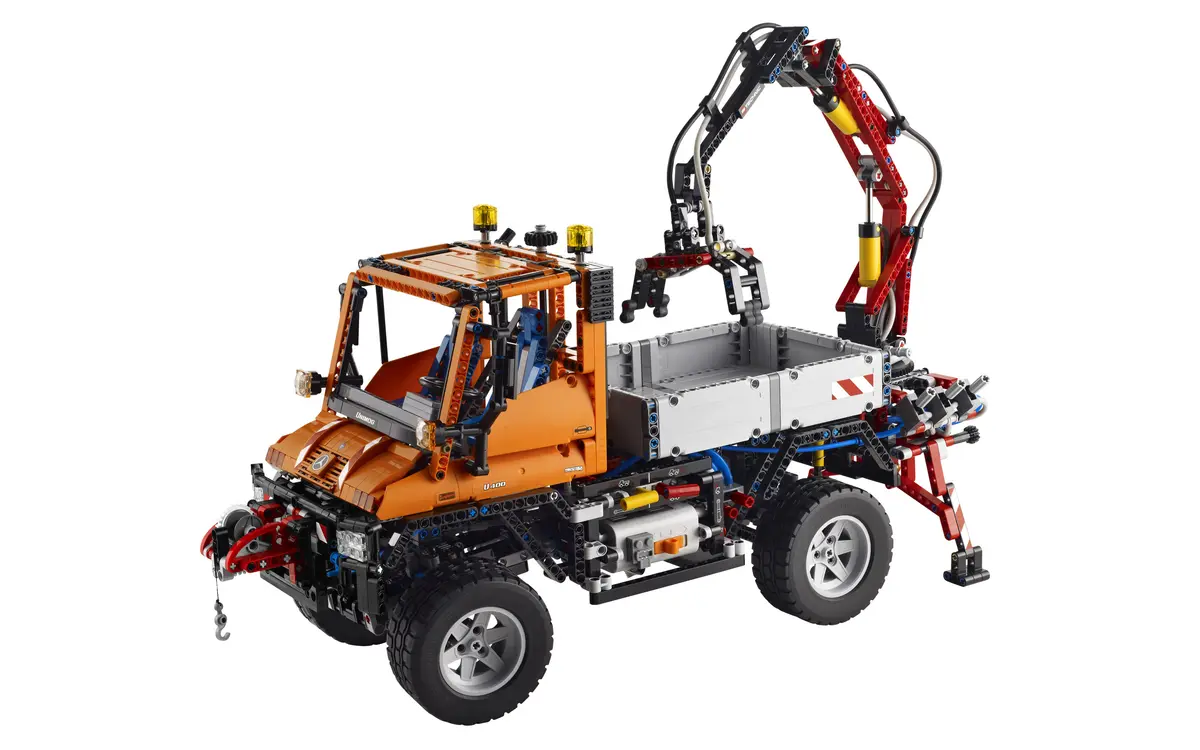 LEGO Technic 8110 Mercedes-Benz Unimog U 400 set, image 3