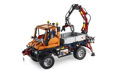 LEGO Technic 8110 Mercedes-Benz Unimog U 400 set, image 2