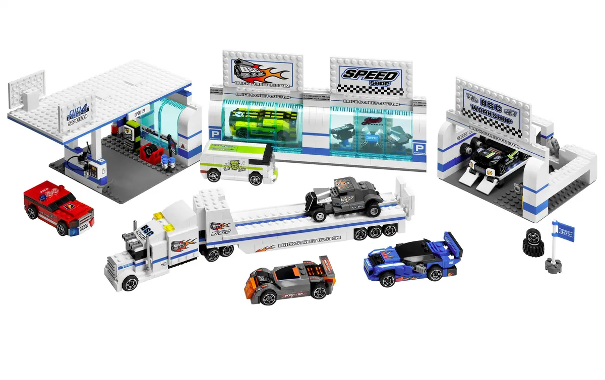 LEGO Racers 8154 Brick Street Customs set