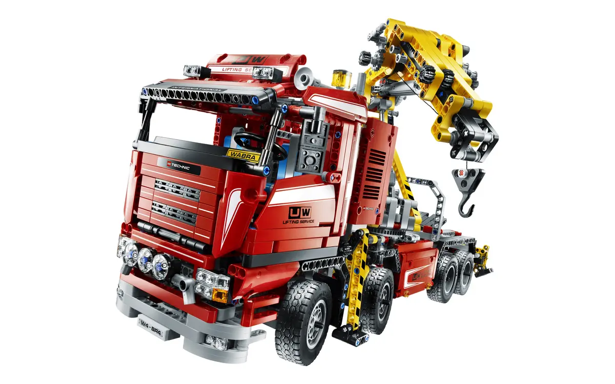 LEGO Technic 8258 Crane Truck set, image 3