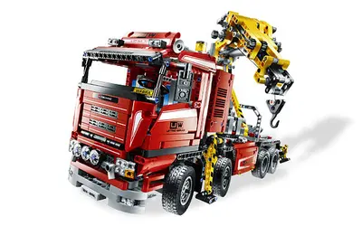 LEGO Technic 8258 Crane Truck set, image 2