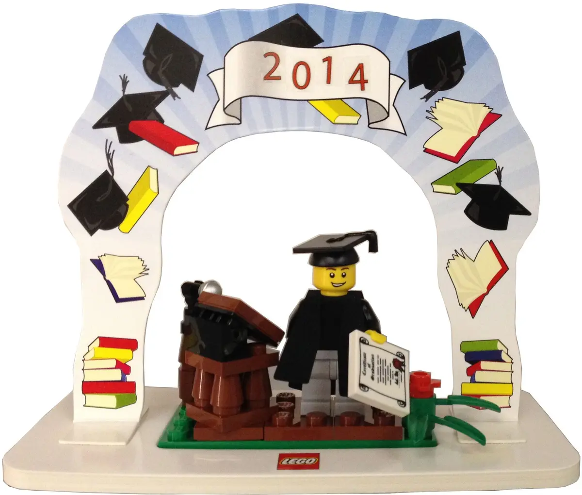 LEGO Miscellaneous 850935 Classic Minifigure Graduation Set set