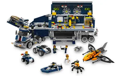 LEGO Agents 8635 Mobile Command Centre set, image 2