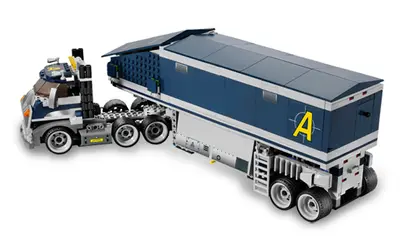 LEGO Agents 8635 Mobile Command Centre set, image 5
