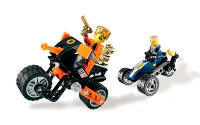 LEGO Agents 8967 Gold Tooth's Getaway set, image 2
