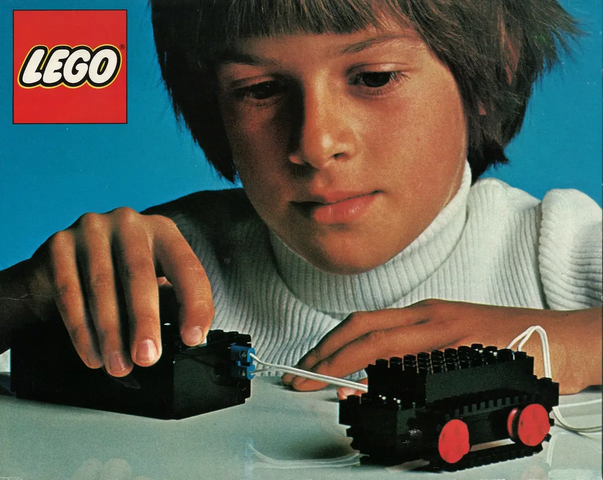 LEGO Basic 900 Universal Motor Set set, image 2