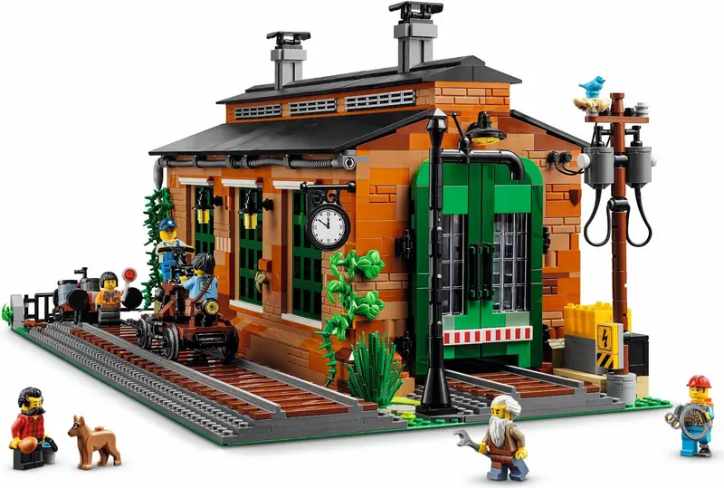 LEGO BrickLink 910033 Old Train Engine Shed set