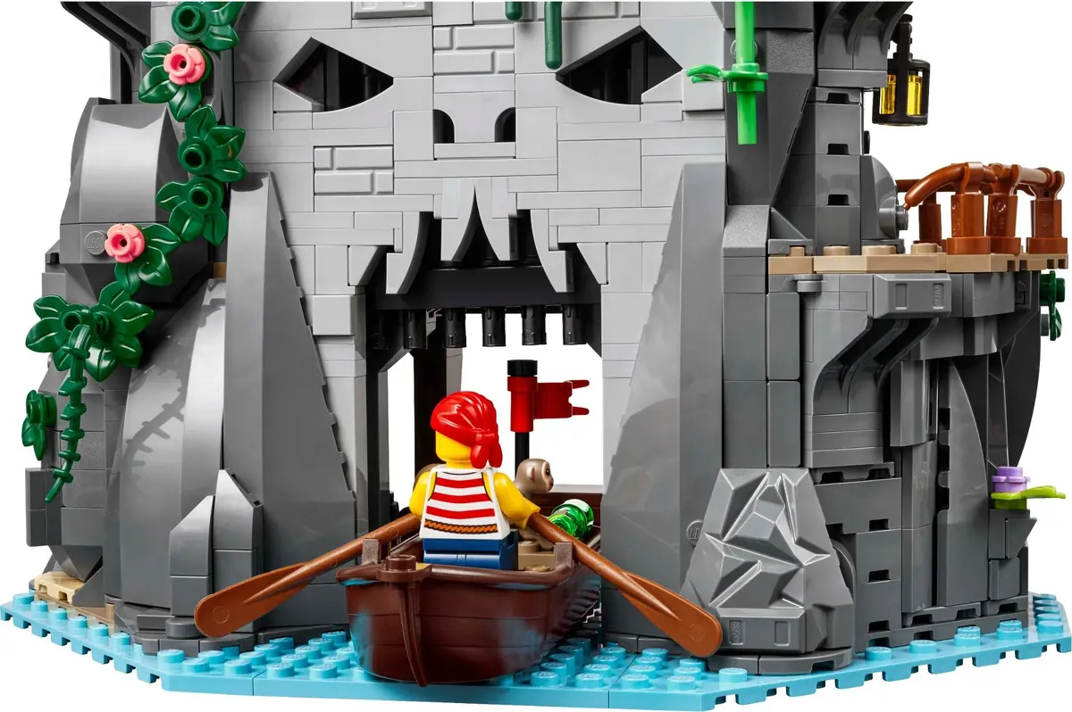 LEGO BrickLink 910038 Ominous Isle set, image 5