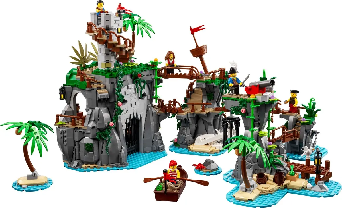 LEGO BrickLink 910038 Ominous Isle set, image 2
