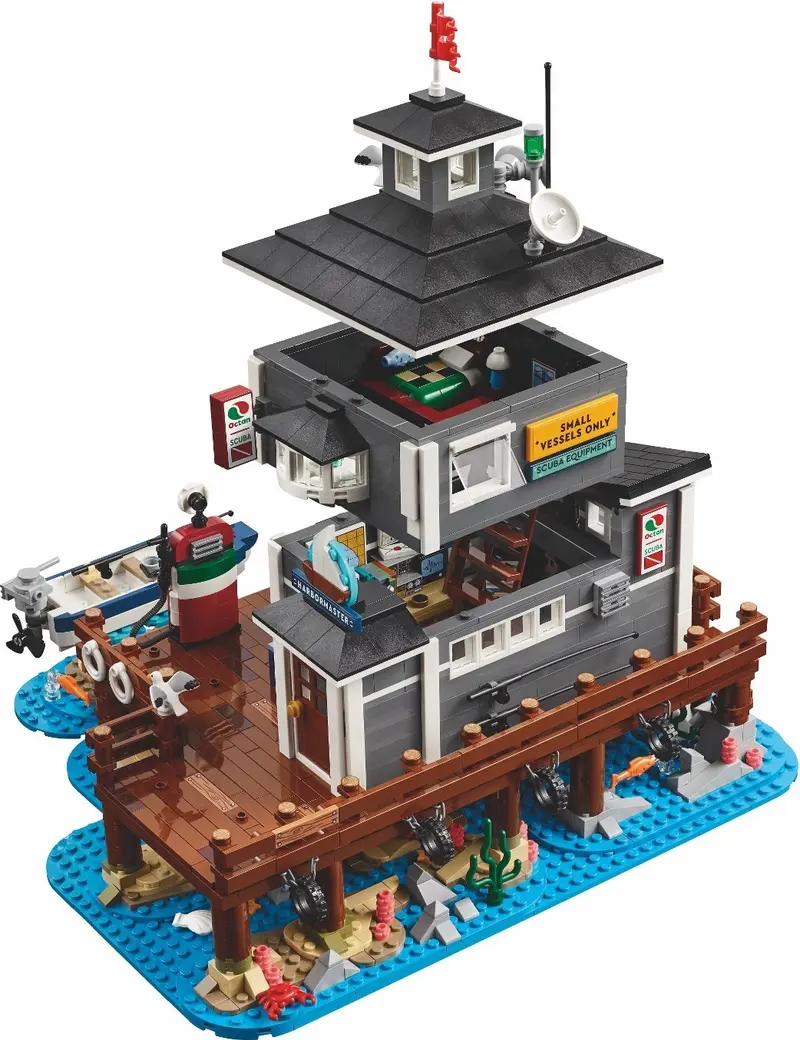 LEGO BrickLink 910040 Harbourmaster's Office set, image 2