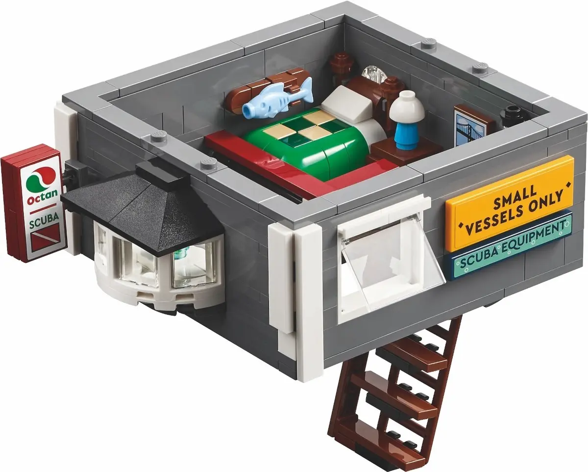 LEGO BrickLink 910040 Harbourmaster's Office set, image 4