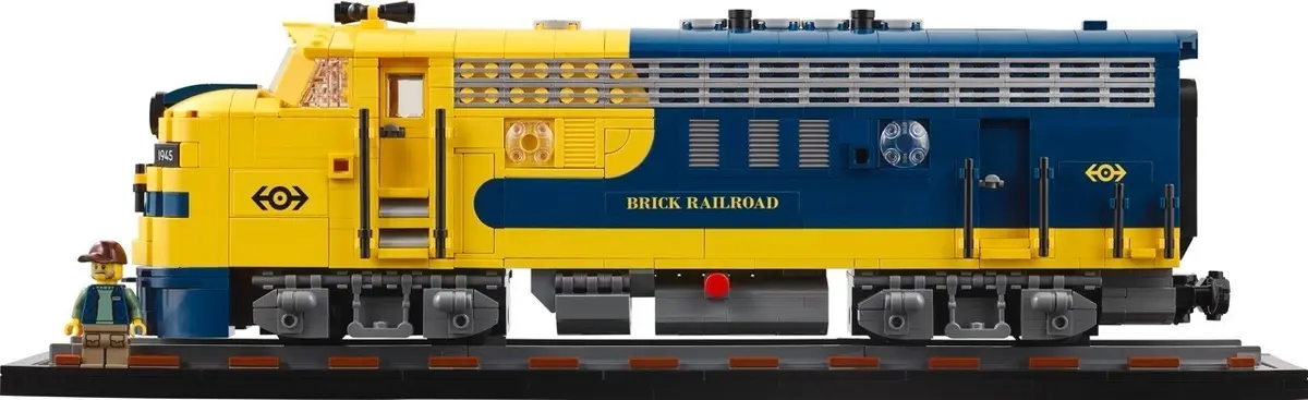 LEGO BrickLink 910066 Brick Railroad Locomotive set, image 2