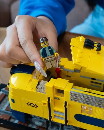 LEGO BrickLink 910066 Brick Railroad Locomotive set, image 10