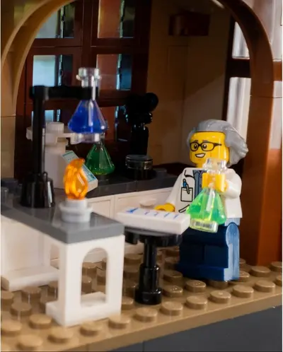 LEGO BrickLink 910068 University of Science set, image 11