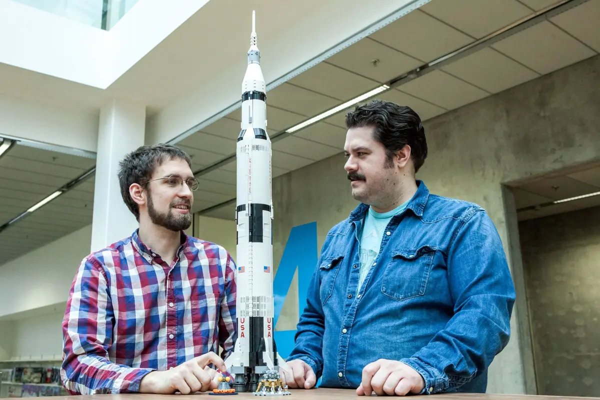 LEGO Ideas 92176 NASA Apollo Saturn V set, image 3