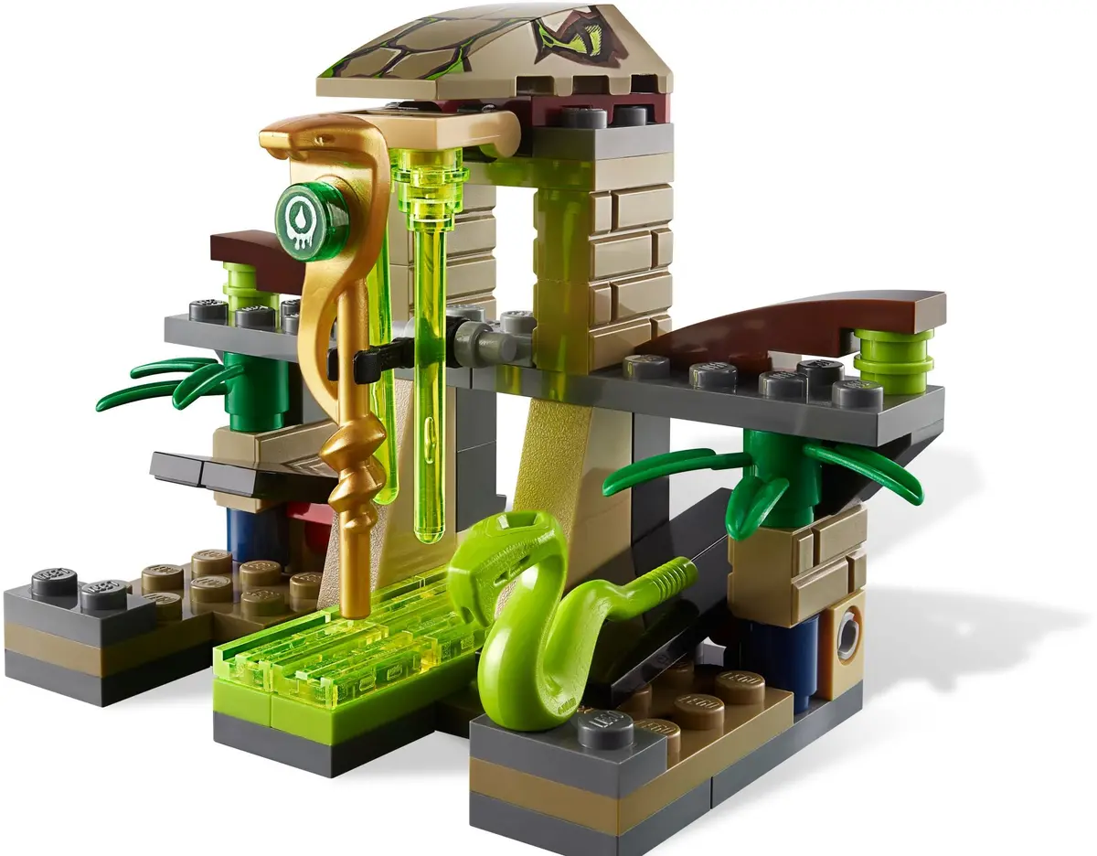 LEGO Ninjago 9440 Venomari Shrine set, image 3