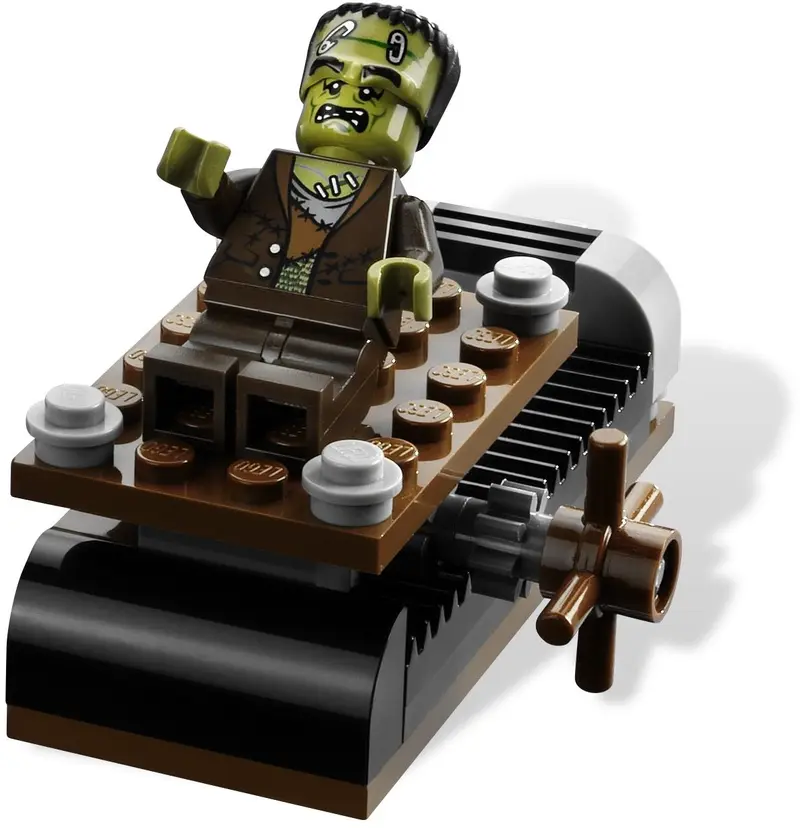 LEGO Monster Fighters 9466 The Crazy Scientist & His Monster set, image 3