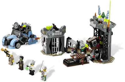 LEGO Monster Fighters 9466 The Crazy Scientist & His Monster set