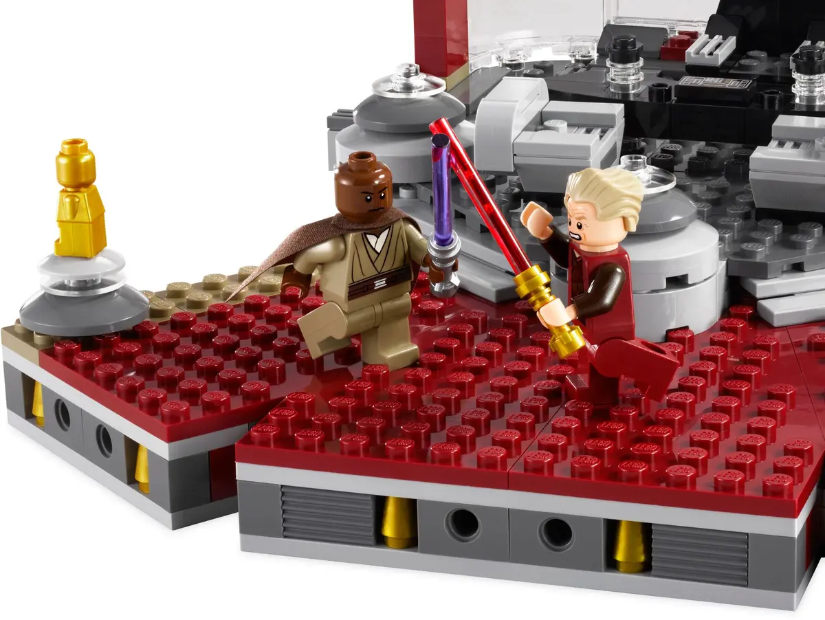 LEGO Star Wars 9526 Palpatine's Arrest set, image 3