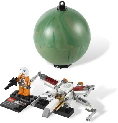 LEGO Star Wars 9677 X-wing Starfighter & Yavin 4 set