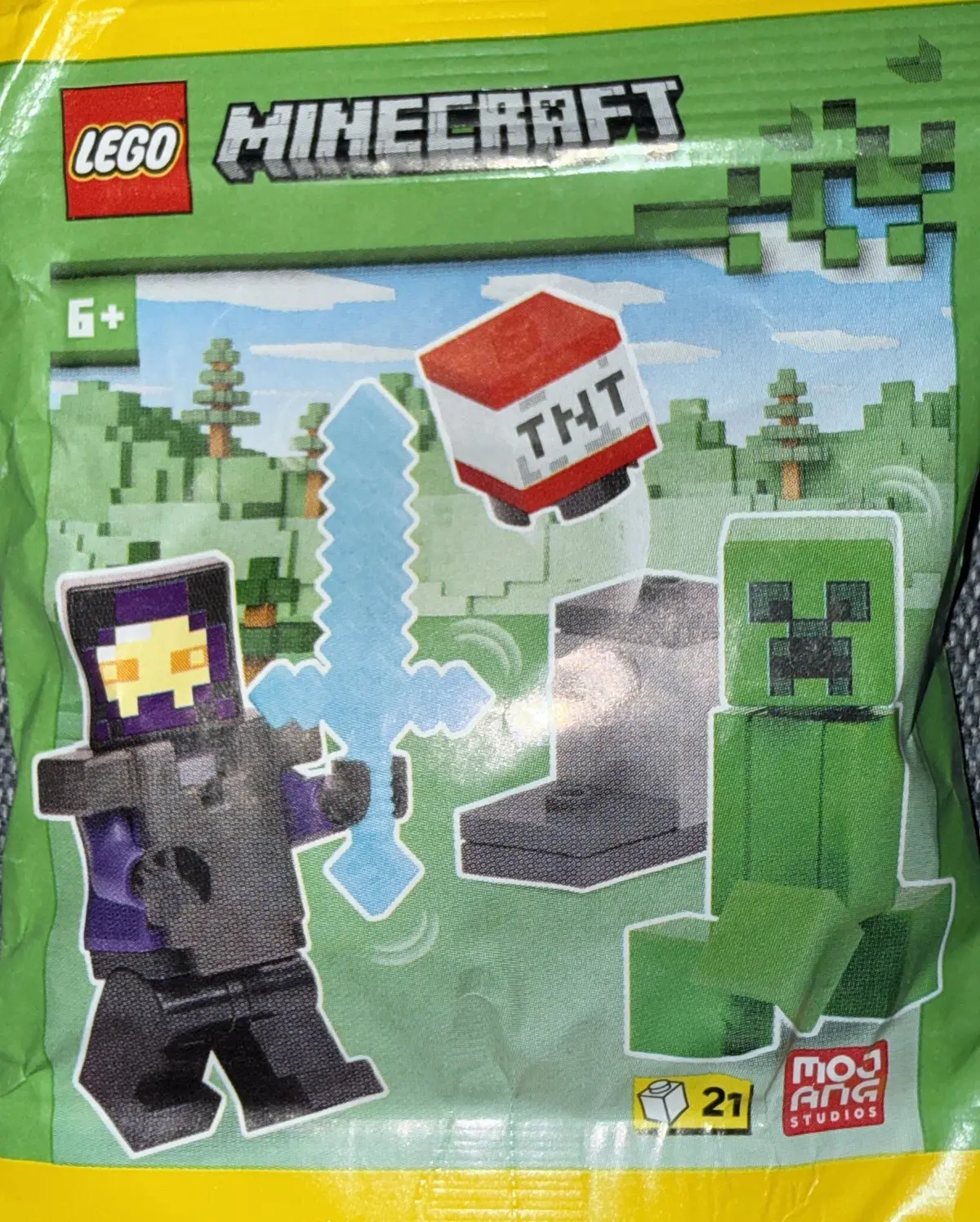 LEGO Minecraft L0002247 Realm Raider with Creeper and TNT Launcher set